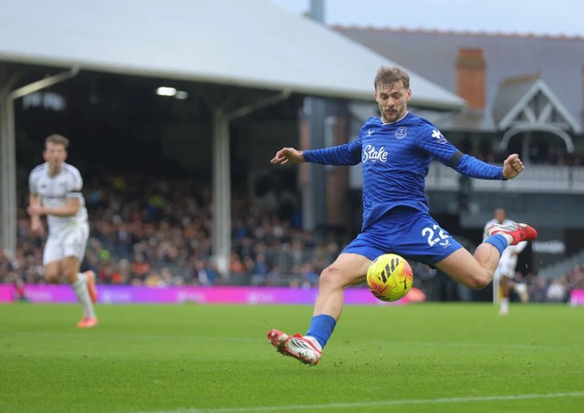 El Everton revela su postura sobre el futuro de Kiernan Dewsbury-Hall en medio del interés del Man United El Everton revela su postura sobre el futuro de Kiernan Dewsbury-Hall en medio del interés del Man United