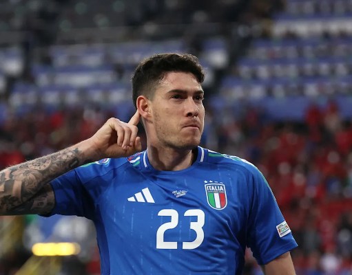 El técnico italiano no tiene intenciones de dejar al Inter de Milán y a la superestrella italiana en medio de los abucheos de los fanáticos de la Serie A El técnico italiano no tiene intenciones de dejar al Inter de Milán y a la superestrella italiana en medio de los abucheos de los fanáticos de la Serie A