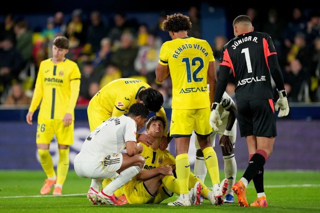El Villarreal confirma que el defensa sufrió una lesión que puso fin a su temporada contra el Real Madrid; la convocatoria para el Mundial también está en duda El Villarreal confirma que el defensa sufrió una lesión que puso fin a su temporada contra el Real Madrid; la convocatoria para el Mundial también está en duda