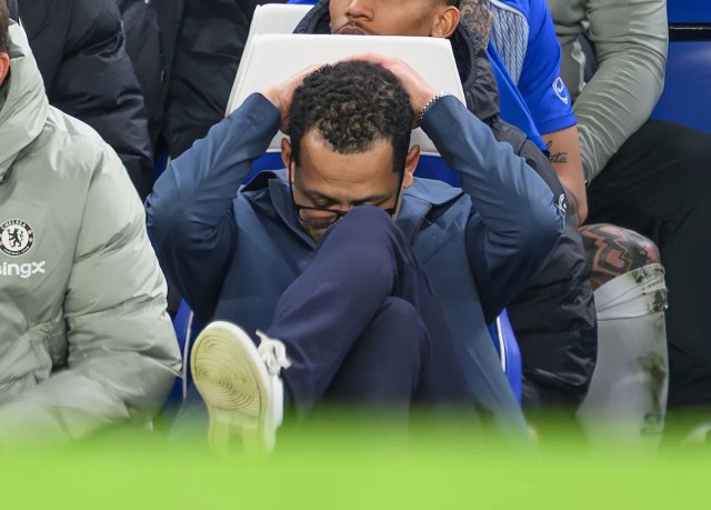 Informe: Chelsea despide a Rosenior con la temporada en juego Informe: Chelsea despide a Rosenior con la temporada en juego