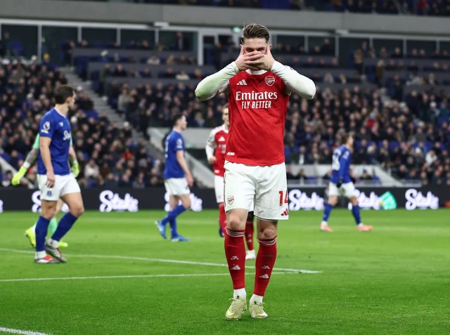 Mikel Arteta respalda a la estrella del Arsenal tras las recientes críticas Mikel Arteta respalda a la estrella del Arsenal tras las recientes críticas