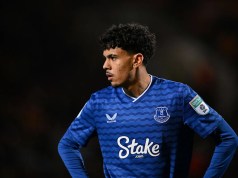 Informe: los gigantes de la Ligue 1 buscan fichar al defensa del Everton Informe: los gigantes de la Ligue 1 buscan fichar al defensa del Everton