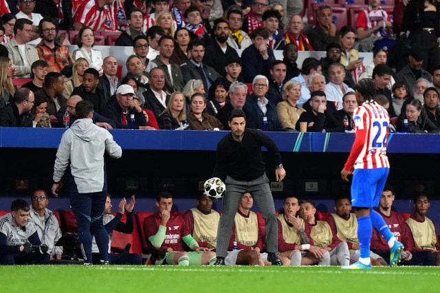 “Estoy muy enojado, es un penalti obvio” – El entrenador del Arsenal, Mikel Arteta, critica la llamada del VAR durante el empate del Atlético de Madrid. “Estoy muy enojado, es un penalti obvio” – El entrenador del Arsenal, Mikel Arteta, critica la llamada del VAR durante el empate del Atlético de Madrid.