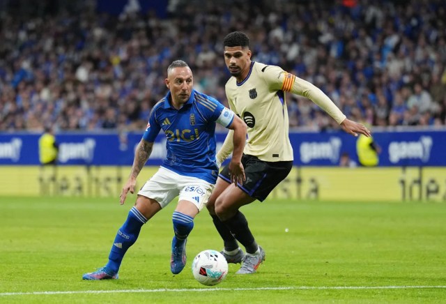 Los defensores del Barcelona reaccionan al interés por traspasos de Liverpool e Inter Los defensores del Barcelona reaccionan al interés por traspasos de Liverpool e Inter