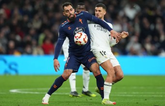 El delantero del Celta dice que el Real Madrid perdió el control en los últimos minutos: “Se desesperaron más de lo que deberían” El delantero del Celta dice que el Real Madrid perdió el control en los últimos minutos: “Se desesperaron más de lo que deberían”