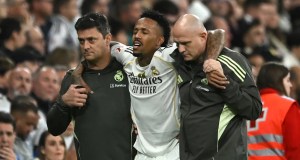 Desastre para el Real Madrid cuando el defensa estrella sufre una nueva lesión; Se espera que esté fuera contra el Manchester City. Desastre para el Real Madrid cuando el defensa estrella sufre una nueva lesión; Se espera que esté fuera contra el Manchester City.