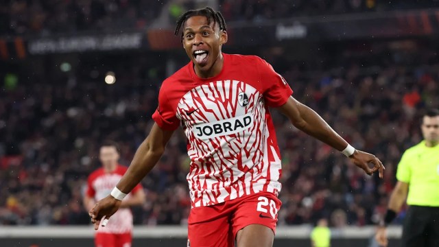 Adamu del Friburgo y Arthur del Brentford llegan cedidos al Celtic Adamu del Friburgo y Arthur del Brentford llegan cedidos al Celtic