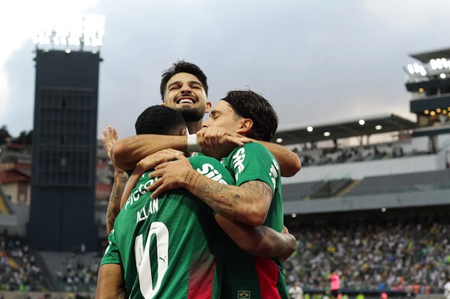 Palmeiras gana a Choque-Rei y São Paulo se acerca a la zona de descenso Palmeiras gana a Choque-Rei y São Paulo se acerca a la zona de descenso