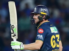 Buttler de Inglaterra encuentra forma con una rápida IPL cincuenta Buttler de Inglaterra encuentra forma con una rápida IPL cincuenta