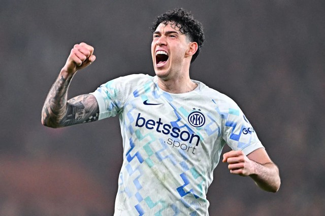 El central italiano recibe el apoyo del club en medio de amenazas de muerte en las redes sociales tras un polémico zambullida en la victoria del Inter de Milán por 3-2 sobre la Juventus El central italiano recibe el apoyo del club en medio de amenazas de muerte en las redes sociales tras un polémico zambullida en la victoria del Inter de Milán por 3-2 sobre la Juventus