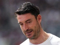 El futuro de Albert Riera en el Eintracht Frankfurt está en serias dudas después de que el jefe del club se negara a respaldar a su entrenador El futuro de Albert Riera en el Eintracht Frankfurt está en serias dudas después de que el jefe del club se negara a respaldar a su entrenador