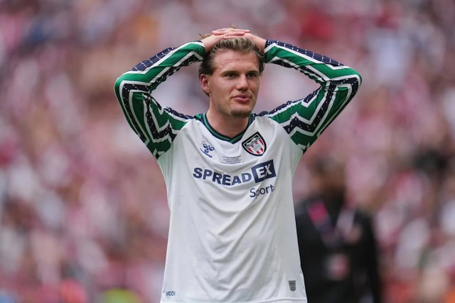 Confirmado: el defensa del Sunderland completa el movimiento del día límite Confirmado: el defensa del Sunderland completa el movimiento del día límite