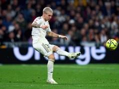 La estrella del Real Madrid se entrena con normalidad con el grupo tras sufrir un golpe ante el Valencia La estrella del Real Madrid se entrena con normalidad con el grupo tras sufrir un golpe ante el Valencia