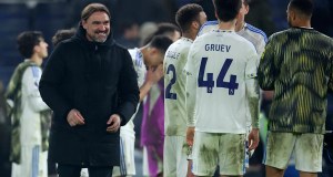 Leeds se defiende de dos abajo para negarle una victoria crucial al Chelsea Leeds se defiende de dos abajo para negarle una victoria crucial al Chelsea