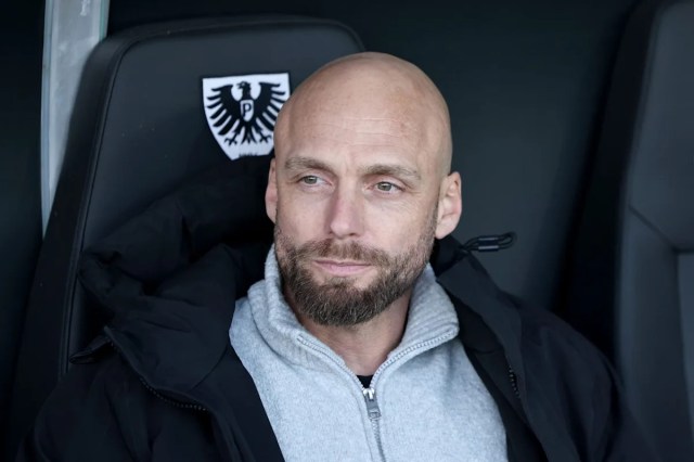 El ejecutivo de Elversberg, Nils-Ole Book (40), vinculado con el movimiento del Borussia Dortmund mientras surgen las razones detrás de la partida de Sebastian Kehl El ejecutivo de Elversberg, Nils-Ole Book (40), vinculado con el movimiento del Borussia Dortmund mientras surgen las razones detrás de la partida de Sebastian Kehl