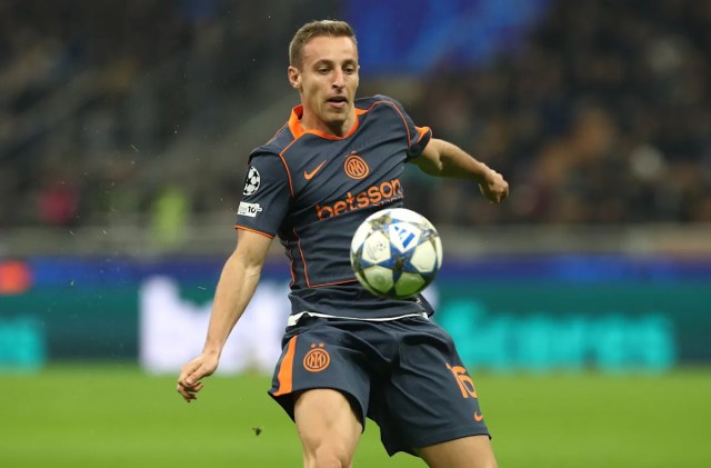 El director deportivo de la Lazio confirma: “El centrocampista del Inter de Milán quería unirse pero no era el momento adecuado” El director deportivo de la Lazio confirma: “El centrocampista del Inter de Milán quería unirse pero no era el momento adecuado”