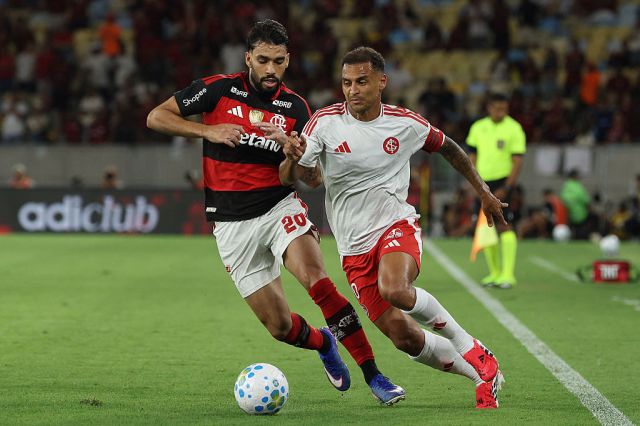 Flamengo en poder del Inter, ya cuatro partidos sin ganar Flamengo en poder del Inter, ya cuatro partidos sin ganar
