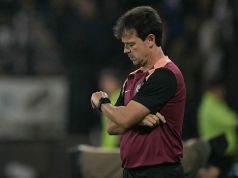 En medio de la polémica, el Corinthians pierde primero con Fernando Diniz En medio de la polémica, el Corinthians pierde primero con Fernando Diniz