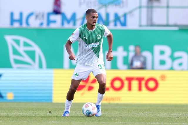 Amarillo y rojo en el primer minuto: declaración en la Bundesliga 2 Amarillo y rojo en el primer minuto: declaración en la Bundesliga 2