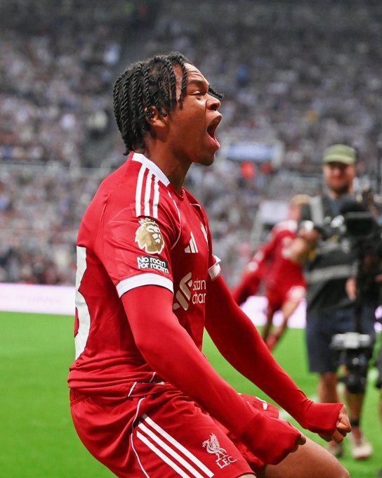 David Ornstein: Liverpool pidió pagar “al menos” £2,8 millones por el delantero de 18 años David Ornstein: Liverpool pidió pagar “al menos” £2,8 millones por el delantero de 18 años