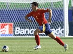 El prospecto defensivo de 20 años del Barcelona entrena con el primer equipo en medio de problemas de lesiones El prospecto defensivo de 20 años del Barcelona entrena con el primer equipo en medio de problemas de lesiones