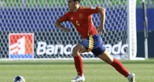 El prospecto defensivo de 20 años del Barcelona entrena con el primer equipo en medio de problemas de lesiones El prospecto defensivo de 20 años del Barcelona entrena con el primer equipo en medio de problemas de lesiones