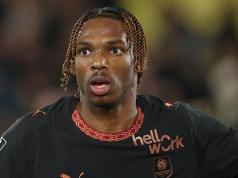 El Liverpool acuerda un acuerdo de £ 60 millones por el defensa Jacquet El Liverpool acuerda un acuerdo de £ 60 millones por el defensa Jacquet