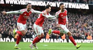 ¿’Feo’ o ‘hermoso’? Las jugadas a balón parado vuelven a ser decisivas para el Arsenal ¿’Feo’ o ‘hermoso’? Las jugadas a balón parado vuelven a ser decisivas para el Arsenal