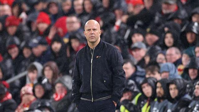 La apuesta de Isak por Slot resulta contraproducente y las esperanzas de trofeo del Liverpool se acaban La apuesta de Isak por Slot resulta contraproducente y las esperanzas de trofeo del Liverpool se acaban