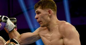 El ‘talento especial’ Ursu gana el título británico de peso welter El ‘talento especial’ Ursu gana el título británico de peso welter