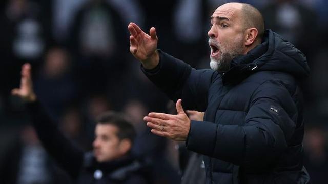 Furia de Tudor contra el ‘árbitro local’ mientras los Spurs se marchaban en ‘emergencia grave’ Furia de Tudor contra el ‘árbitro local’ mientras los Spurs se marchaban en ‘emergencia grave’