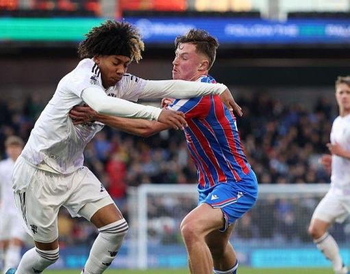 La decisión del portero de Fletcher fracasa y el Palace gana la copa U18 La decisión del portero de Fletcher fracasa y el Palace gana la copa U18