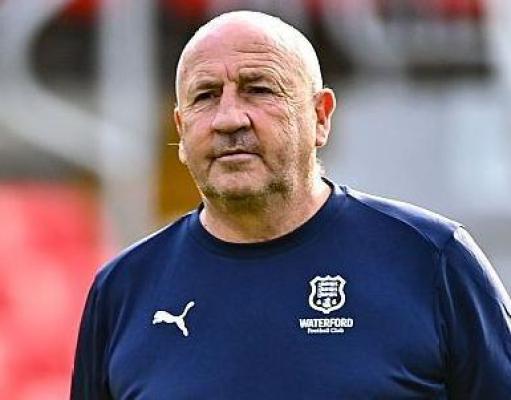 Coleman, técnico de Aldershot, se marchará después de cinco meses Coleman, técnico de Aldershot, se marchará después de cinco meses