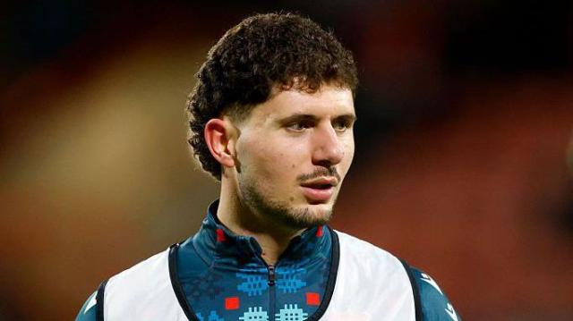 Wrexham maneja con cuidado a Cacace después del regreso de una lesión Wrexham maneja con cuidado a Cacace después del regreso de una lesión