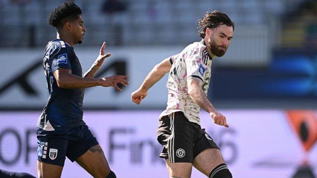 Brereton Díaz del Derby anota para Chile Brereton Díaz del Derby anota para Chile