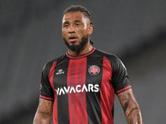 Crawley nombra a Kazim-Richards como nuevo entrenador en jefe Crawley nombra a Kazim-Richards como nuevo entrenador en jefe