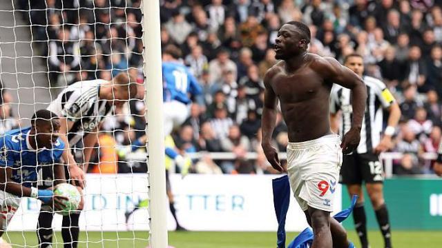 Brobbey anota el último gol del Sunderland en Newcastle Brobbey anota el último gol del Sunderland en Newcastle