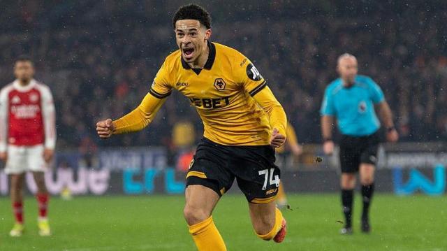 El debutante Edozie tiene impacto en la carrera por el título de la Premier League El debutante Edozie tiene impacto en la carrera por el título de la Premier League