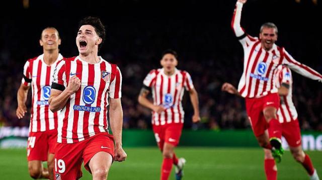 El Atlético de Madrid sorprende al Barcelona con 10 hombres en el Camp Nou El Atlético de Madrid sorprende al Barcelona con 10 hombres en el Camp Nou