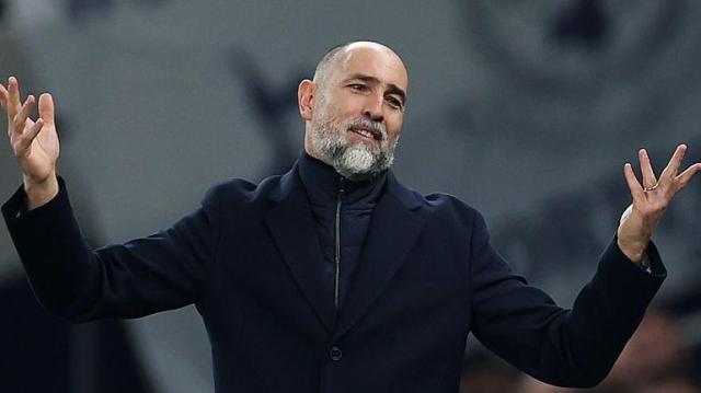 Desilusión e incredulidad: miles de personas se van temprano mientras los Spurs caen en caída libre Desilusión e incredulidad: miles de personas se van temprano mientras los Spurs caen en caída libre