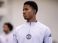 Chido Obi y Aljofree sufren lesiones en la cabeza en la derrota ante el Chelsea Chido Obi y Aljofree sufren lesiones en la cabeza en la derrota ante el Chelsea