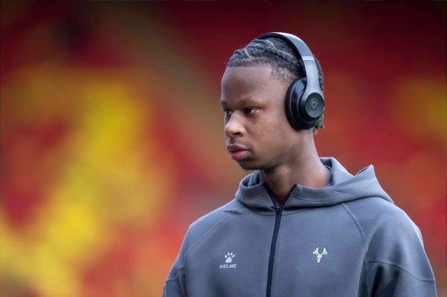 Stephen Mfuni, adolescente del Manchester City, revela la razón clave para elegir la cesión del Watford Stephen Mfuni, adolescente del Manchester City, revela la razón clave para elegir la cesión del Watford