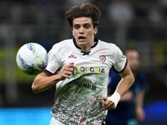 Arsenal y Manchester City se enfrentan a una batalla por el fichaje del lateral derecho de la Serie A Arsenal y Manchester City se enfrentan a una batalla por el fichaje del lateral derecho de la Serie A