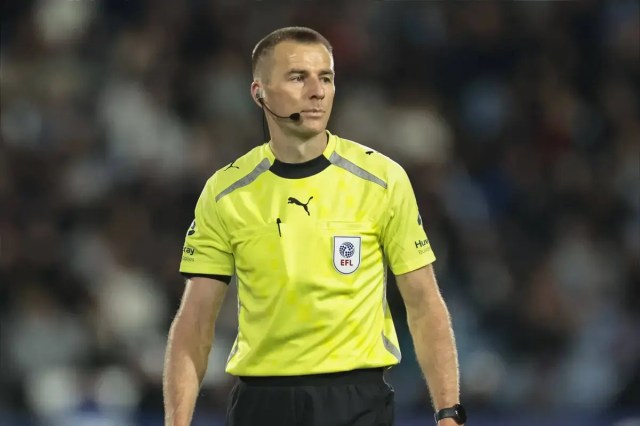 Oficiales del partido: Michael Salisbury arbitrará el Manchester City vs Brentford Oficiales del partido: Michael Salisbury arbitrará el Manchester City vs Brentford