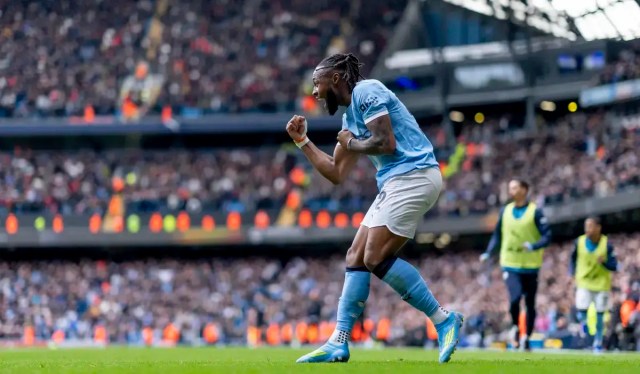 Antoine Semenyo reúne a sus compañeros del Manchester City para asestar un golpe de gracia al Arsenal Antoine Semenyo reúne a sus compañeros del Manchester City para asestar un golpe de gracia al Arsenal