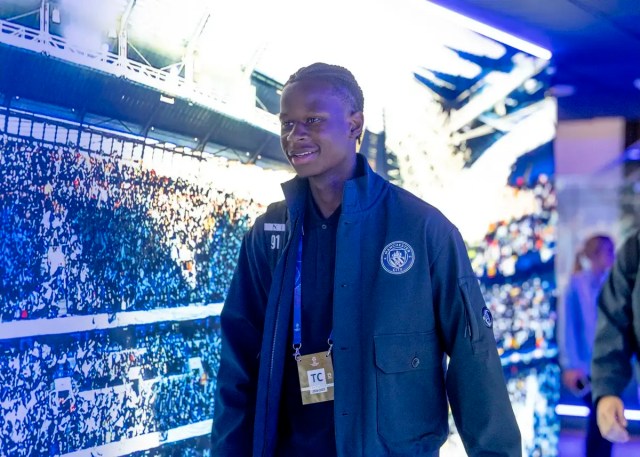 La estrella en ascenso del Manchester City, Stephen Mfuni, revela que rechazó la carrera profesional del Liverpool La estrella en ascenso del Manchester City, Stephen Mfuni, revela que rechazó la carrera profesional del Liverpool