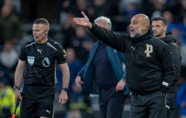 Pep Guardiola da una respuesta punzante al horroroso tackle de Jeremy Doku de Michael Keane Pep Guardiola da una respuesta punzante al horroroso tackle de Jeremy Doku de Michael Keane