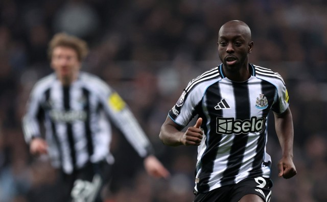 Eddie Howe expresa dudas sobre el estado físico del delantero del Newcastle antes del Arsenal Eddie Howe expresa dudas sobre el estado físico del delantero del Newcastle antes del Arsenal