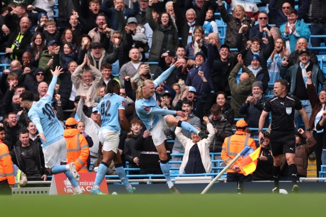 Pep Guardiola parece haber encontrado su mejor ataque mientras el Manchester City barría al Liverpool Pep Guardiola parece haber encontrado su mejor ataque mientras el Manchester City barría al Liverpool