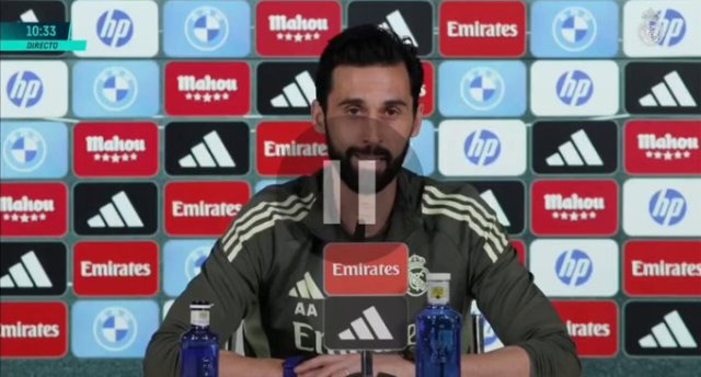 El técnico del Real Madrid, Álvaro Arbeloa, valora el enfrentamiento de la Liga de Campeones contra el Manchester City El técnico del Real Madrid, Álvaro Arbeloa, valora el enfrentamiento de la Liga de Campeones contra el Manchester City